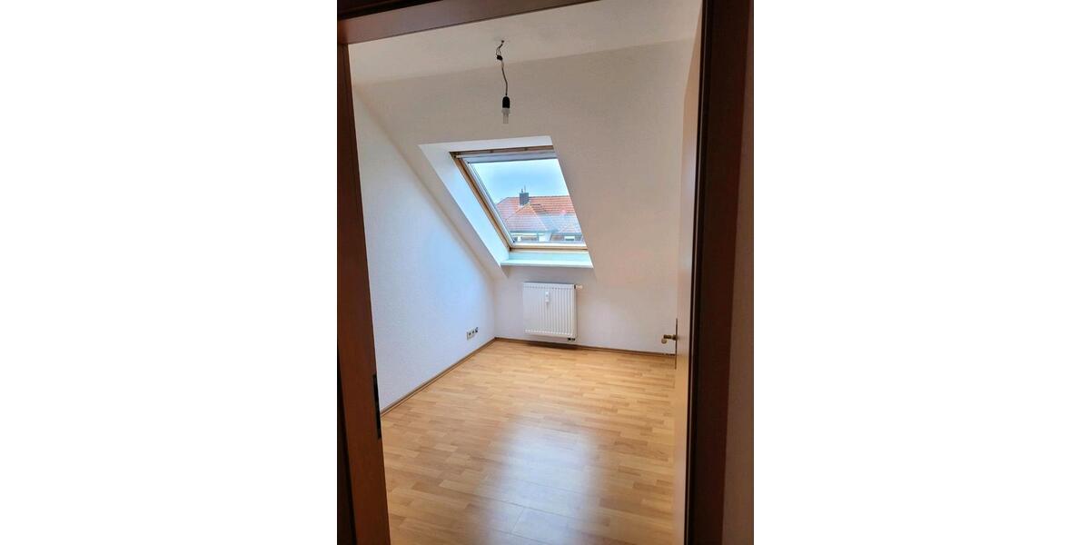 Dachgeschoßwohnung Kürnach - 3 Zimmer, 72 m&sup2;, 832&euro; | Angebot:25937749