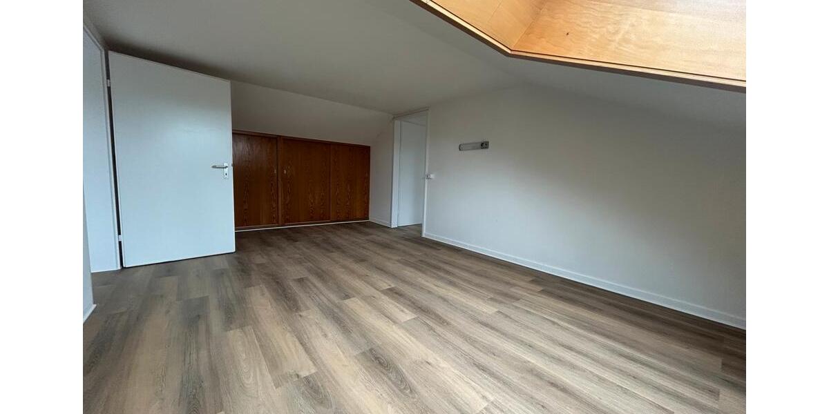 Dachgeschoßwohnung Nüdlingen - 2 Zimmer, 55 m&sup2;, 360&euro; | Angebot:25936867