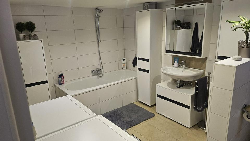 Erdgeschoßwohnung Euerdorf - 3 Zimmer, 114 m&sup2;, 1.000&euro; | Angebot:25650977