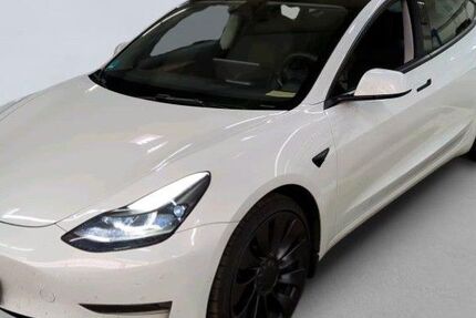 Tesla Model 3 99.214 km 28.950 &euro; Bad Kissingen 97688