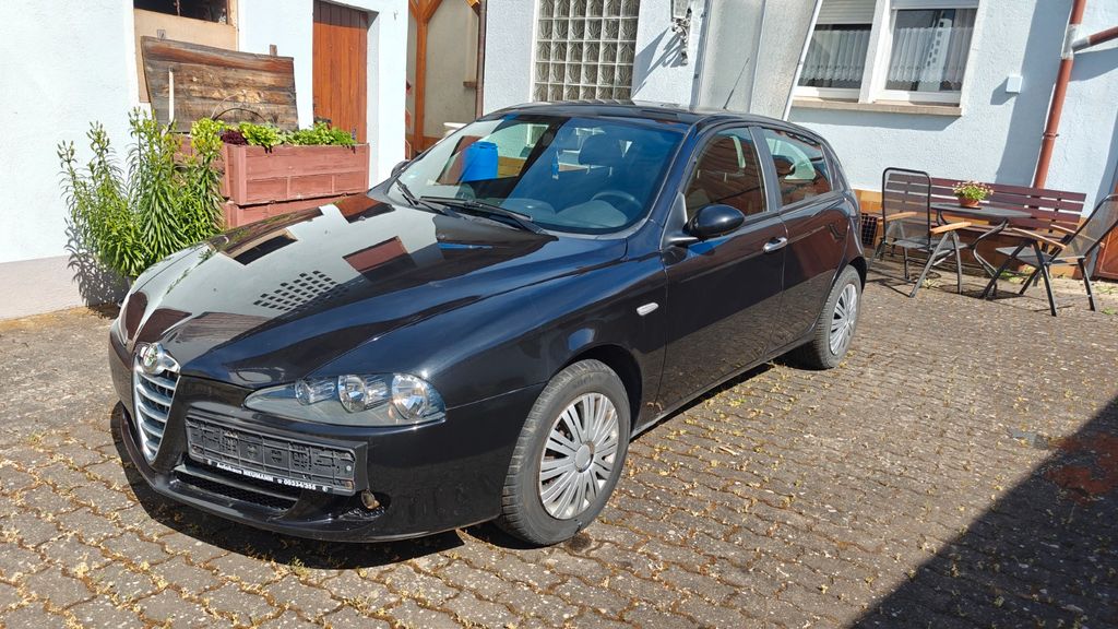 Alfa Romeo 147 69.595 km 3.700 &euro; Röthlein 97520