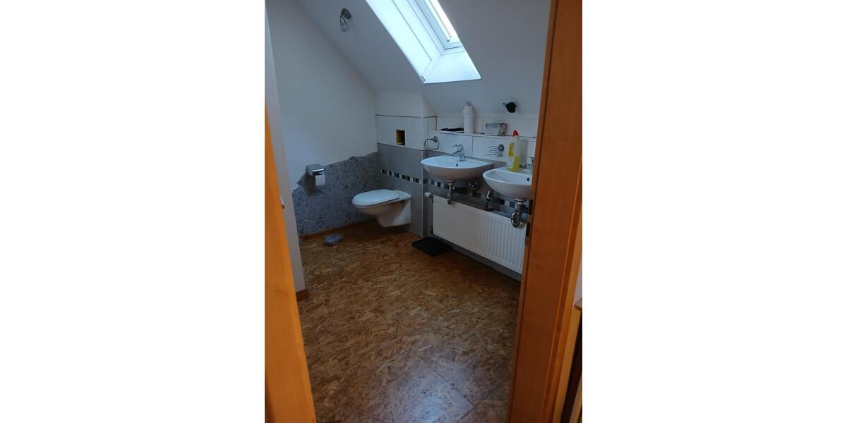 Etagenwohnung Lülsfeld - 6 Zimmer, 95 m&sup2;, 600&euro; | Angebot:25968150