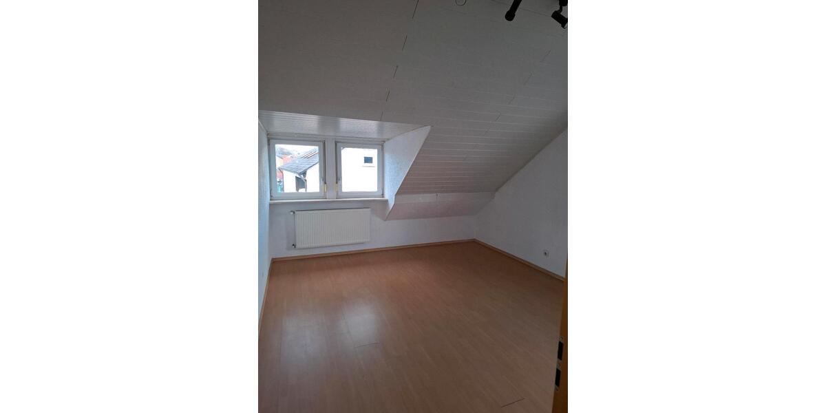 Etagenwohnung Sand am Main - 5 Zimmer, 128 m&sup2;, 1.450&euro; | Angebot:25945284