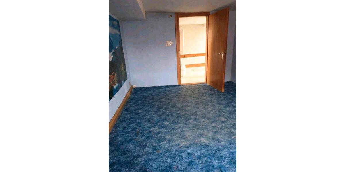 Einfamilienhaus Sulzfeld - 11 Zimmer, 208 m&sup2;, 149.000&euro; | Angebot:23488843