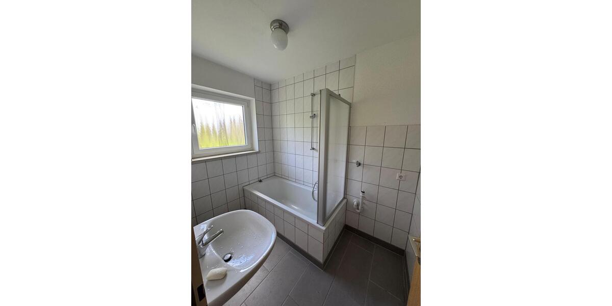 Erdgeschoßwohnung Niederwerrn - 3 Zimmer, 80 m&sup2;, 500&euro; | Angebot:26693043