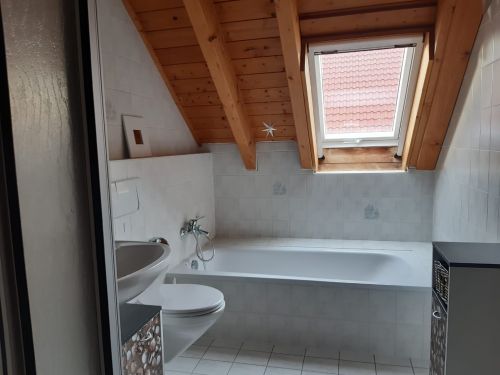 3-Zimmer-Eigentumswohnung mit Balkon in ruhiger Lage von 97469 Gochsheim (ID 10703) - Dachgeschoßwohnung Gochsheim Gochsheim , Unterfr | Angebot:27014353