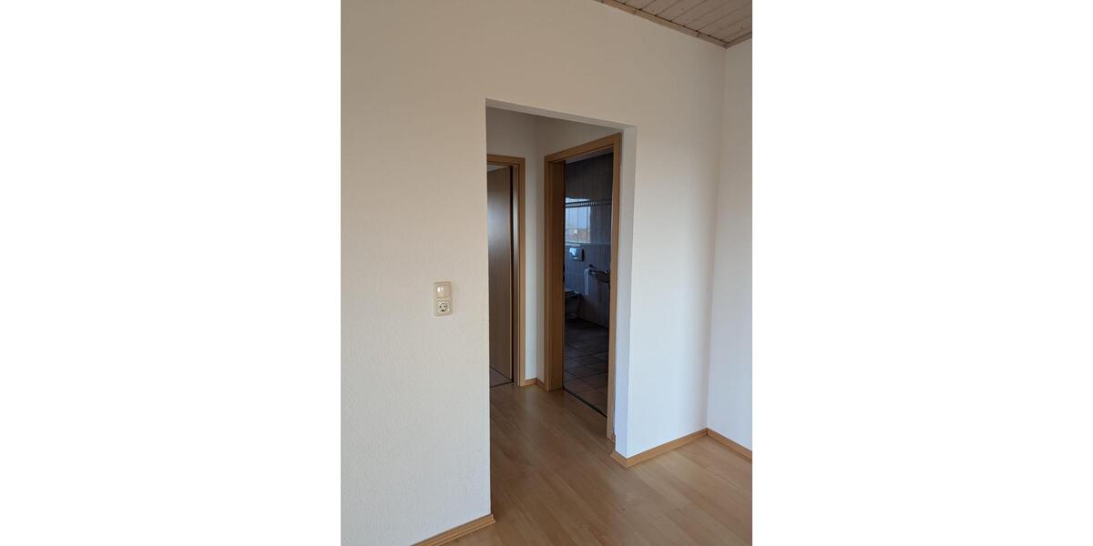 Etagenwohnung Grettstadt - 4 Zimmer, 85 m&sup2;, 600&euro; | Angebot:25415204
