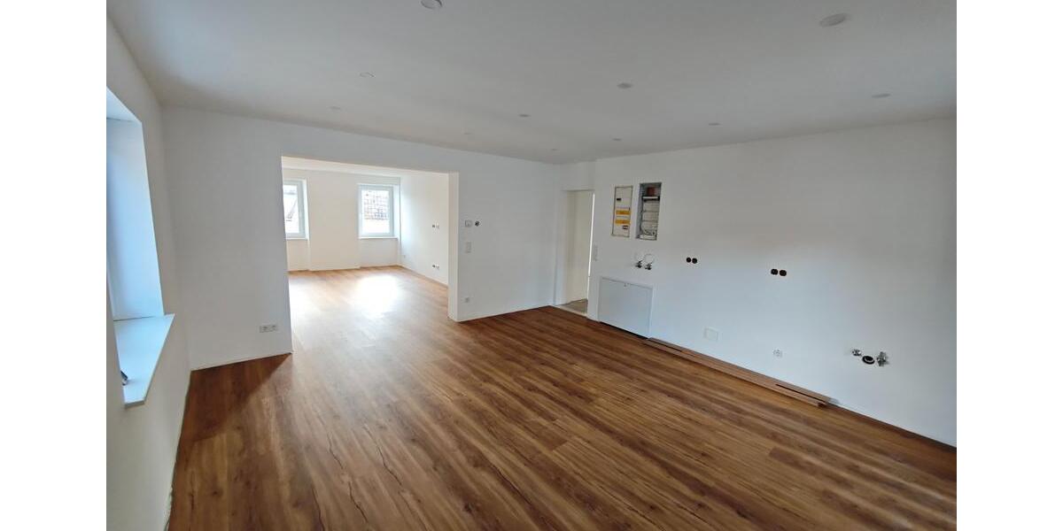 Etagenwohnung Hammelburg - 3 Zimmer, 111 m&sup2;, 1.350&euro; | Angebot:25641088