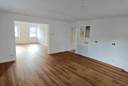 Wohnung Hammelburg - 3 Zimmer, 111 m&sup2;, 1.350&euro; | Angebot:25641088