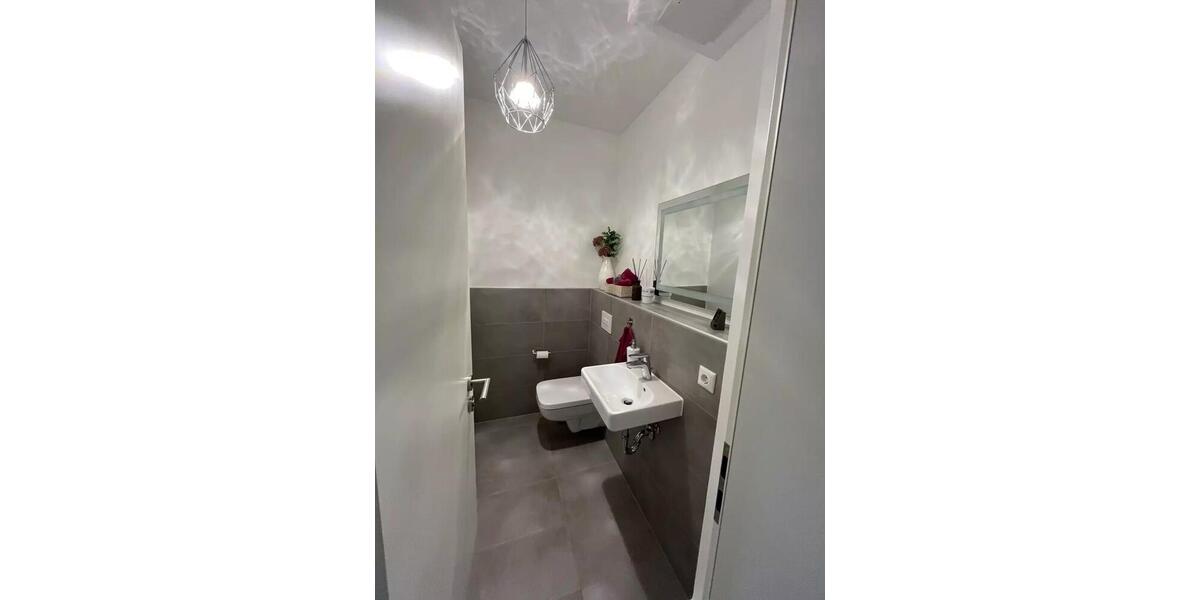 Dachgeschoßwohnung Schweinfurt Gartenstadt - 4 Zimmer, 98 m&sup2;, 1.190&euro; | Angebot:25990721