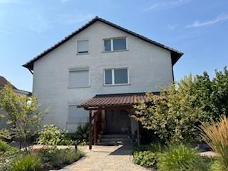 Etagenwohnung Gochsheim - 3 Zimmer, 110 m&sup2;, 1.100&euro; | Angebot:24543845