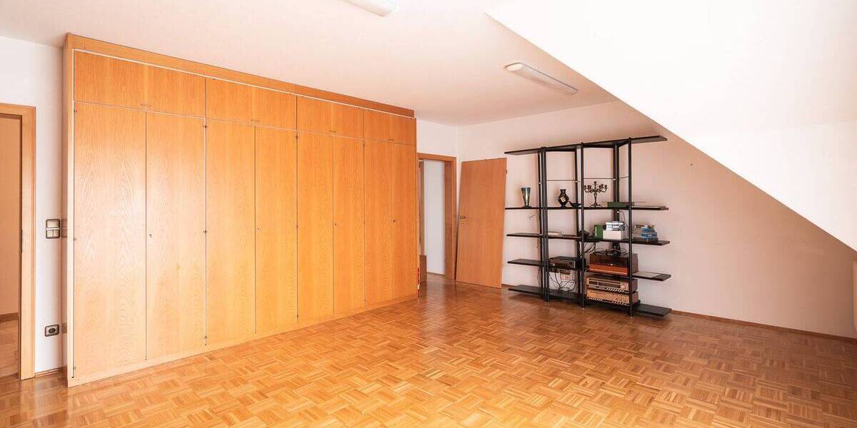 Einfamilienhaus Hohenroth - 6 Zimmer, 285 m&sup2;, 485.000&euro; | Angebot:26028493