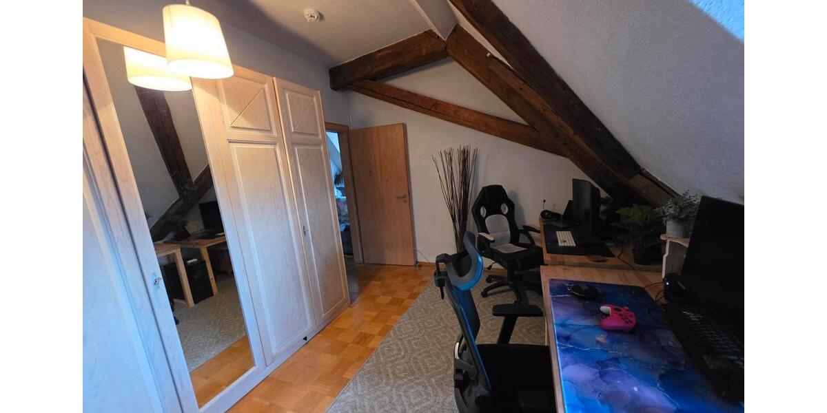 Dachgeschoßwohnung Haßfurt - 4 Zimmer, 86 m&sup2;, 780&euro; | Angebot:25512566