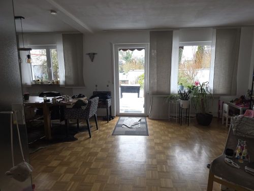 3-Zimmer-Mietwohnung mit Stellplatz und Garage sowie Garten mit Freisitz und Teich sowie Wasserlauf in 97456 Sennfeld (1592) - Erdgeschoßwohnung Sennfeld Sennfeld | Angebot:25521331