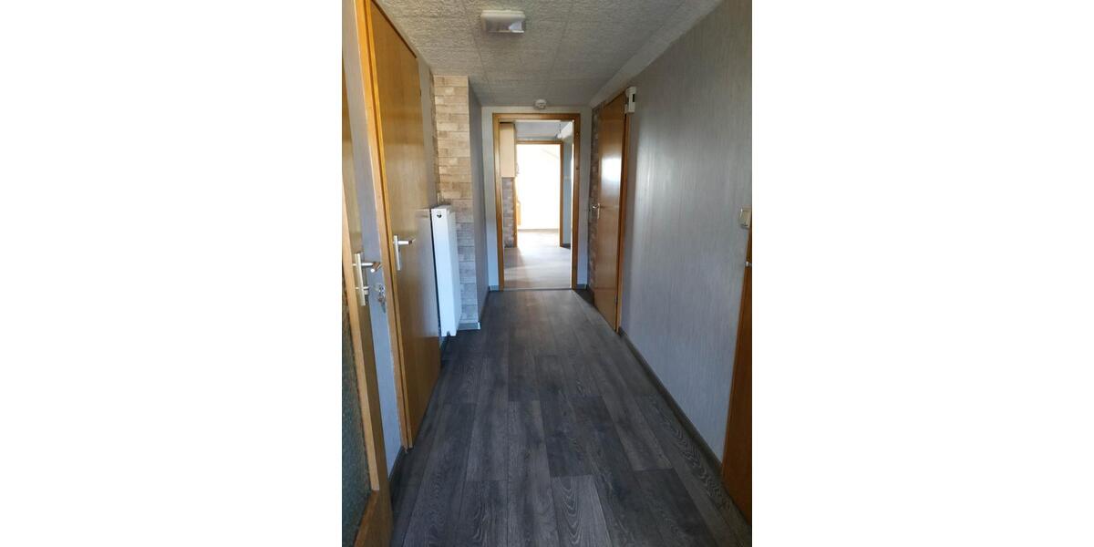 Dachgeschoßwohnung Hofheim in Unterfranken - 3 Zimmer, 47 m&sup2;, 385&euro; | Angebot:25752499