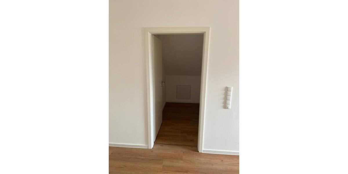Dachgeschoßwohnung Grafenrheinfeld - 3 Zimmer, 65 m&sup2;, 650&euro; | Angebot:26686962