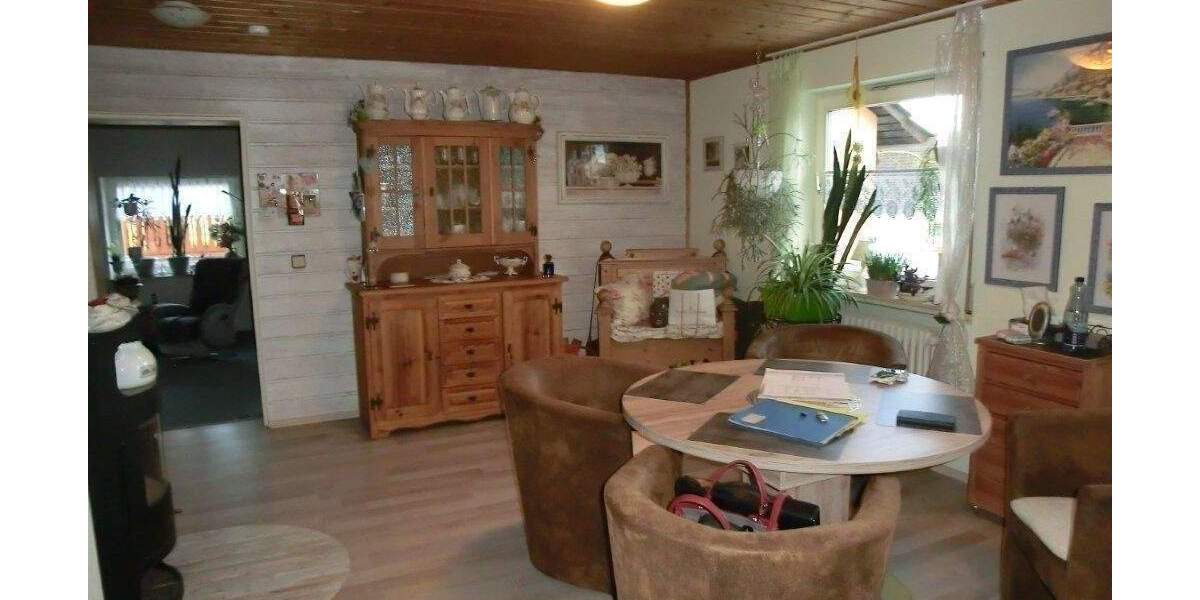 Mehrfamilienhaus, Wohnhaus Niederwerrn - 9 Zimmer, 240 m&sup2;, 430.000&euro; | Angebot:25909016