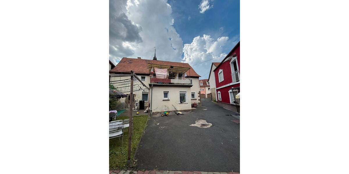Mehrfamilienhaus, Wohnhaus Niederwerrn - 9 Zimmer, 243 m&sup2;, 420.000&euro; | Angebot:26942074