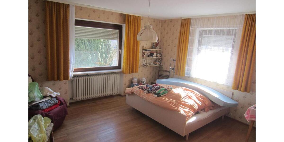 Einfamilienhaus Schweinfurt Gartenstadt - 8 Zimmer, 140 m&sup2;, 399.000&euro; | Angebot:24876776