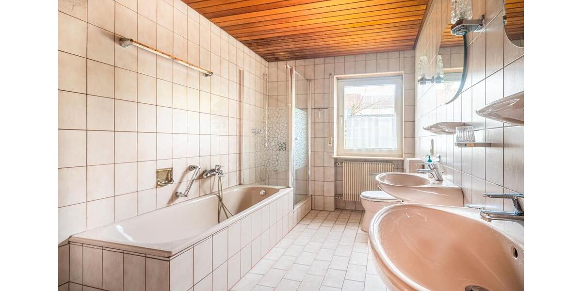 Mehrfamilienhaus, Wohnhaus Arnstein - 10 Zimmer, 260 m&sup2;, 499.000&euro; | Angebot:21979330