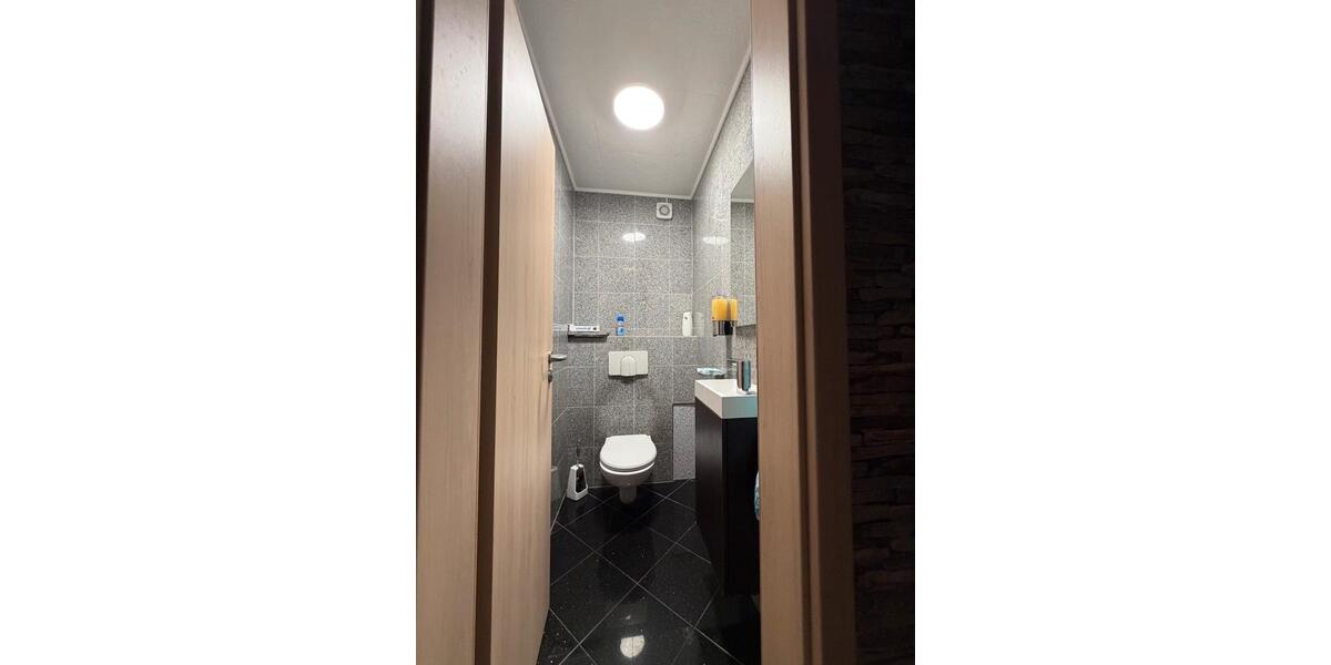 Dachgeschoßwohnung Schweinfurt Bellevue - 4 Zimmer, 89 m&sup2;, 280.000&euro; | Angebot:26914458