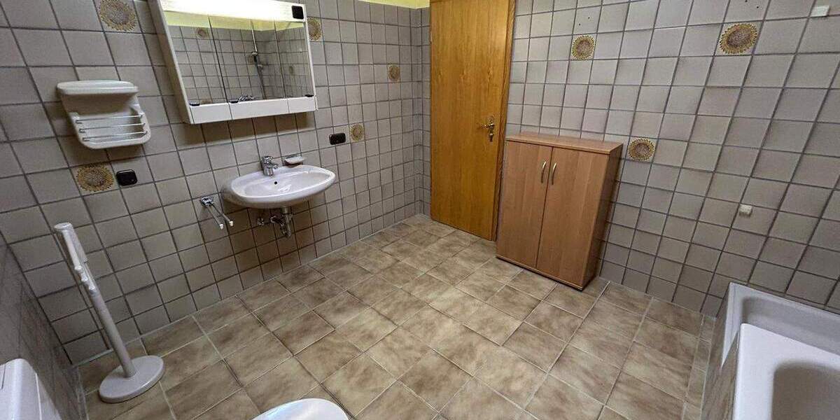 Mehrfamilienhaus, Wohnhaus Maßbach - 7 Zimmer, 186 m&sup2;, 594.000&euro; | Angebot:25690646