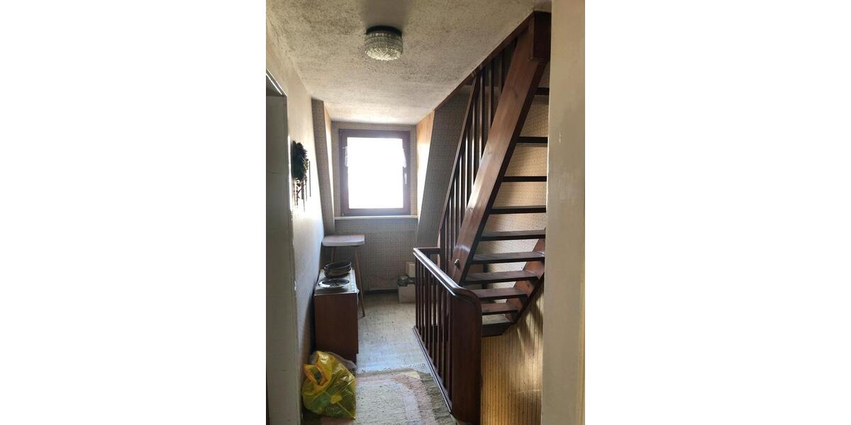 Doppelhaushälfte Hammelburg - 6 Zimmer, 140 m&sup2;, 220.000&euro; | Angebot:25355818