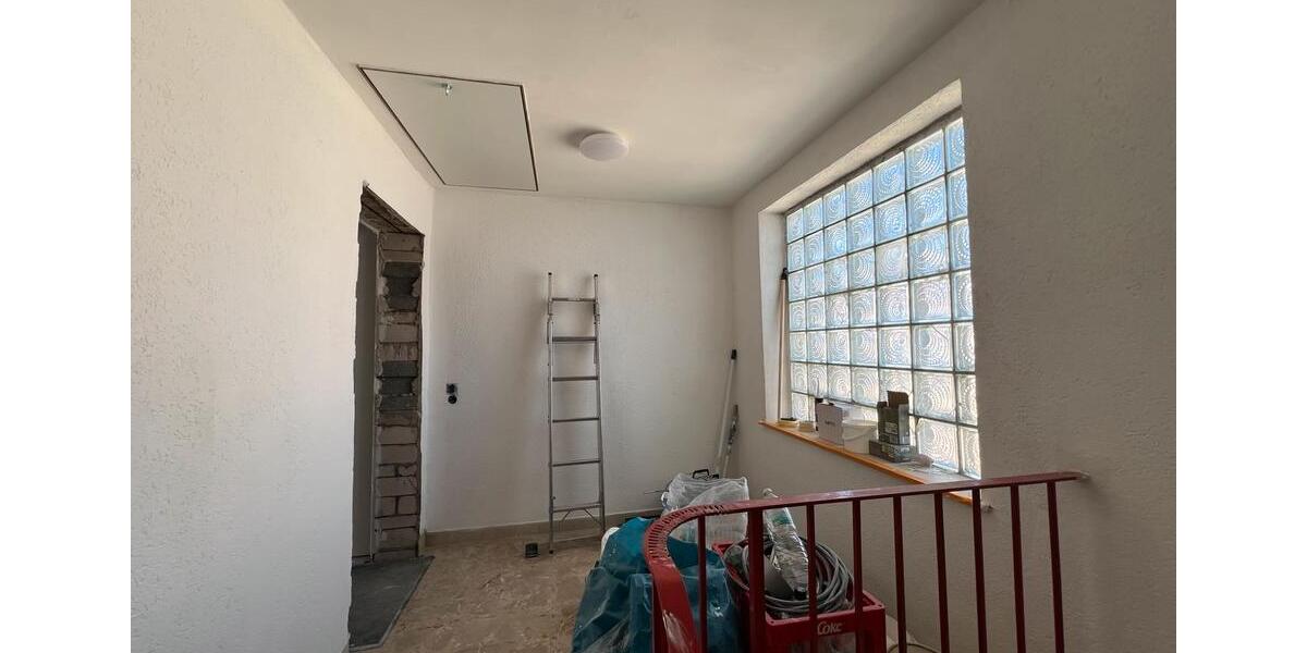 Dachgeschoßwohnung Knetzgau - 3 Zimmer, 70 m&sup2;, 700&euro; | Angebot:26045180