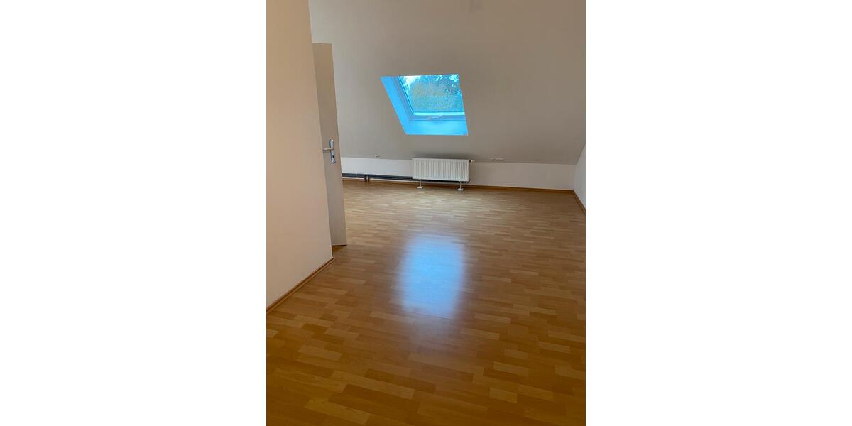 Dachgeschoßwohnung Schwebheim - 1 Zimmer, 55 m&sup2;, 590&euro; | Angebot:25752190