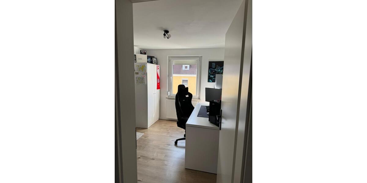 Dachgeschoßwohnung Schweinfurt Gartenstadt - 3 Zimmer, 63 m&sup2;, 870&euro; | Angebot:25725525