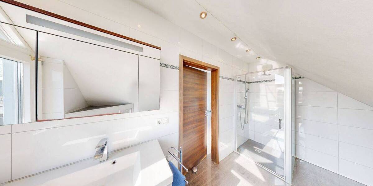 Mehrfamilienhaus, Wohnhaus Dettelbach - 6 Zimmer, 202 m&sup2;, 675.000&euro; | Angebot:26016140