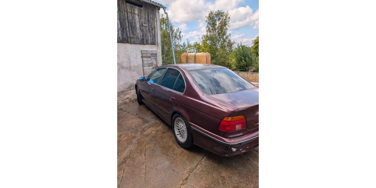 BMW 535 189.000 km 2.800 &euro; Strahlungen 97618