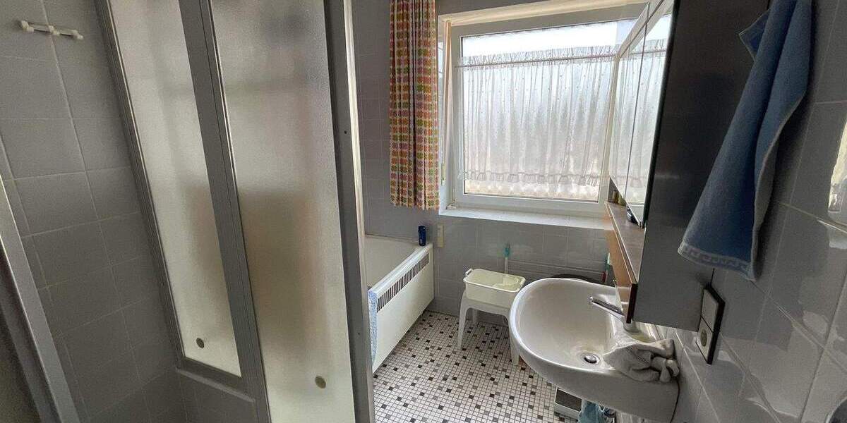 Etagenwohnung Bad Kissingen Garitz - 4 Zimmer, 101 m&sup2;, 179.000&euro; | Angebot:25770619