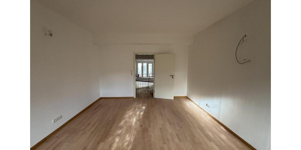 Etagenwohnung Schweinfurt Gartenstadt - 4 Zimmer, 155 m&sup2;, 1.550&euro; | Angebot:25251372