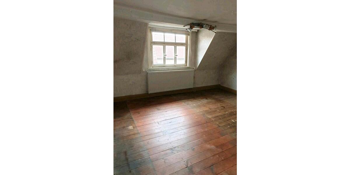 Einfamilienhaus Sulzfeld - 11 Zimmer, 208 m&sup2;, 149.000&euro; | Angebot:23488843