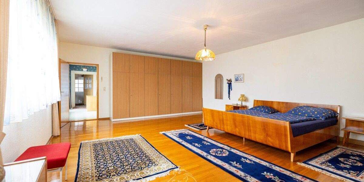 Mehrfamilienhaus, Wohnhaus Volkach - 9 Zimmer, 212 m&sup2;, 397.000&euro; | Angebot:25737330