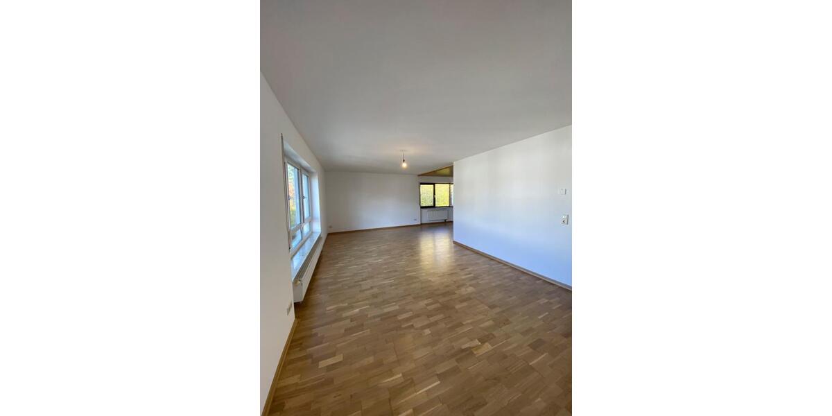Etagenwohnung Bad Kissingen - 3 Zimmer, 105 m&sup2;, 850&euro; | Angebot:25646987