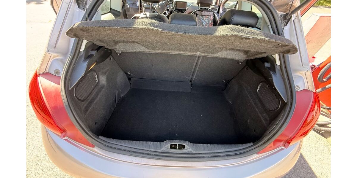 Peugeot 208 186.066 km 2.700 &euro; Geldersheim 97505