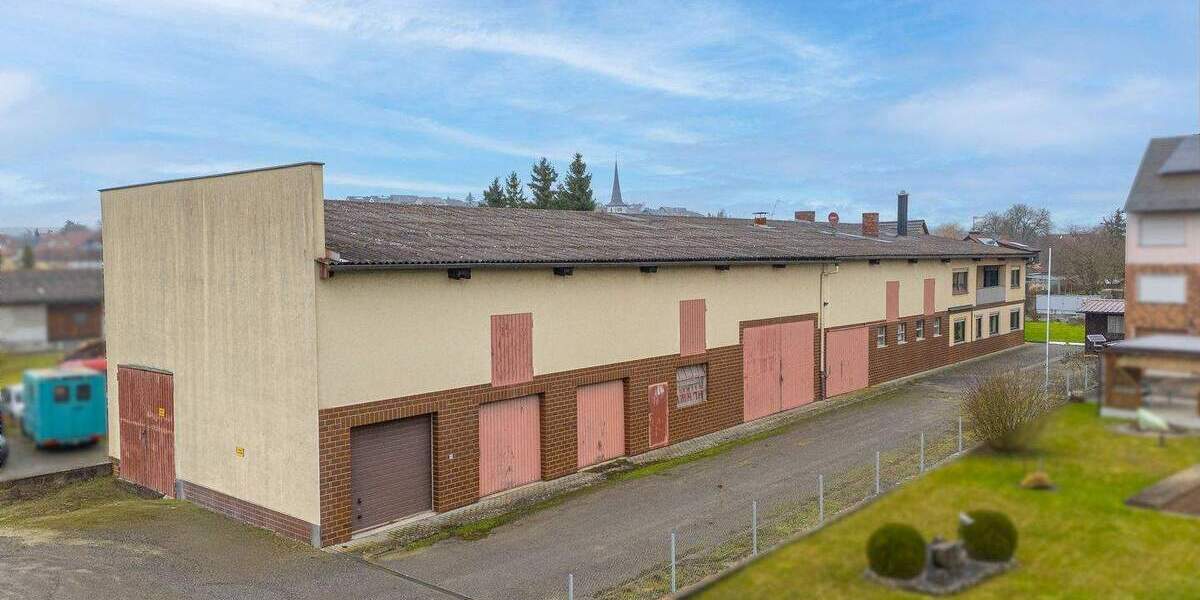 Mehrfamilienhaus, Wohnhaus Schwebenried Schwebenried - 8 Zimmer, 209 m&sup2;, 300.000&euro; | Angebot:25997007