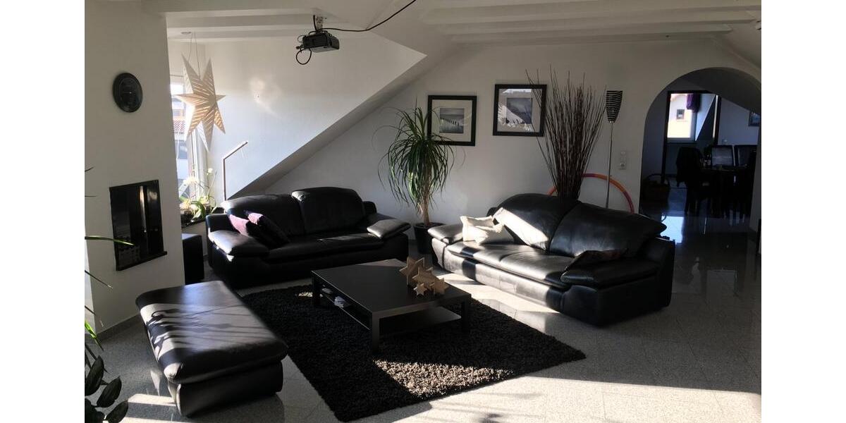 Dachgeschoßwohnung Kolitzheim - 5 Zimmer, 110 m&sup2;, 880&euro; | Angebot:24884524