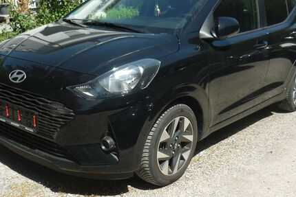 Hyundai i10 14.000 km 13.990 &euro; Estenfeld bei Würzburg 97230
