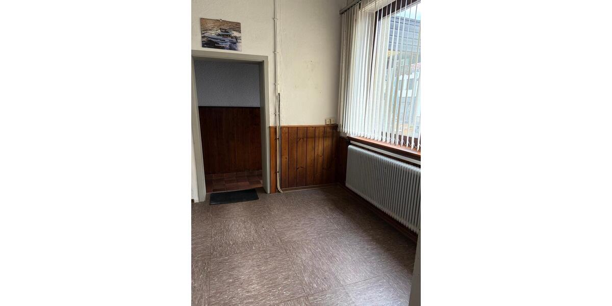 Etagenwohnung Poppenhausen - 7 Zimmer, 215 m&sup2;, 1.890&euro; | Angebot:26312178