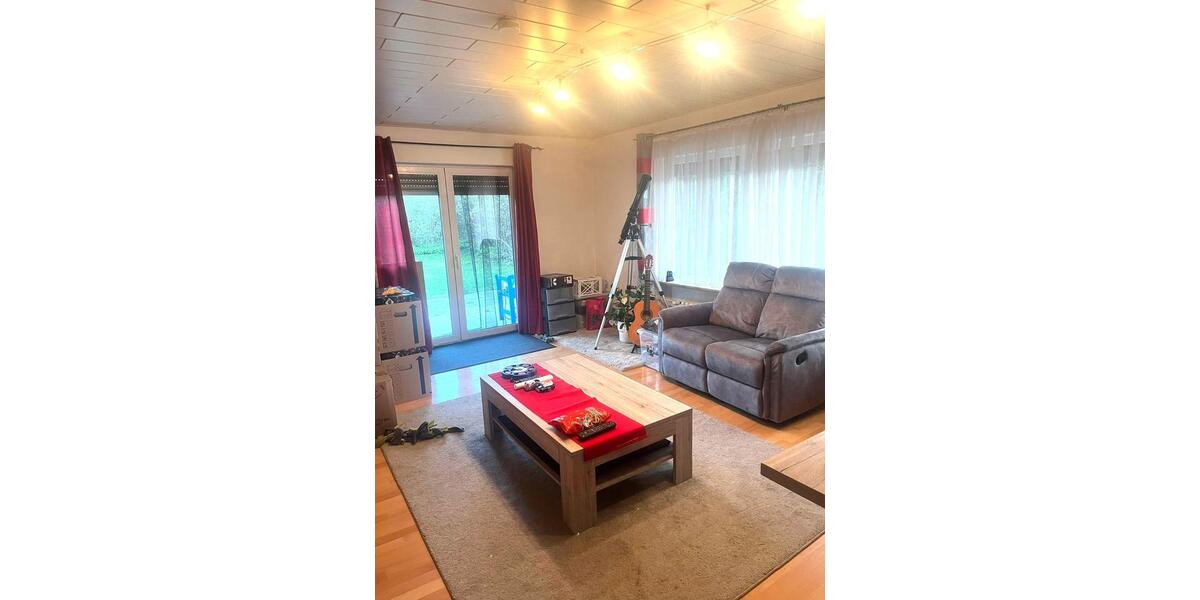 Etagenwohnung Estenfeld - 3 Zimmer, 105 m&sup2;, 1.090&euro; | Angebot:26020832