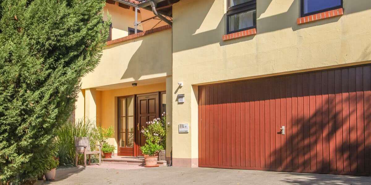 Einfamilienhaus Niederwerrn - 10 Zimmer, 340 m&sup2;, 1.190.000&euro; | Angebot:22652237