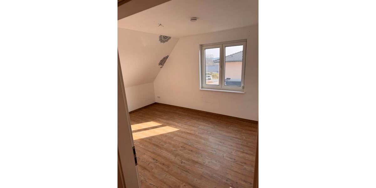 Doppelhaushälfte Hohenroth - 4.5 Zimmer, 122 m&sup2;, 1.195&euro; | Angebot:25845008