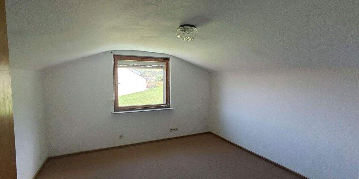 Einfamilienhaus Retzstadt - 8 Zimmer, 185 m&sup2;, 295.000&euro; | Angebot:25716350