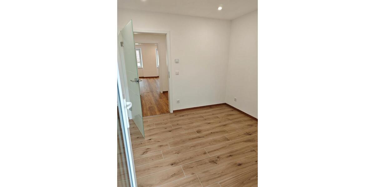 Etagenwohnung Hammelburg - 3.5 Zimmer, 111 m&sup2;, 1.200&euro; | Angebot:26614914