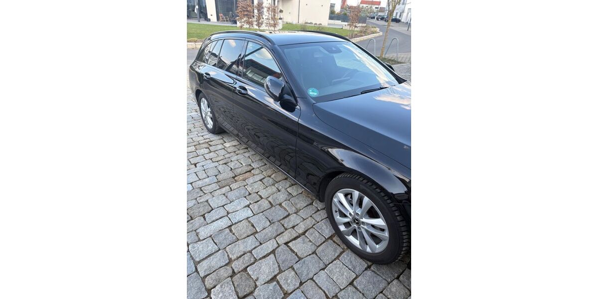 Mercedes-Benz C 220 124.750 km 21.390 &euro; Poppenhausen 97490