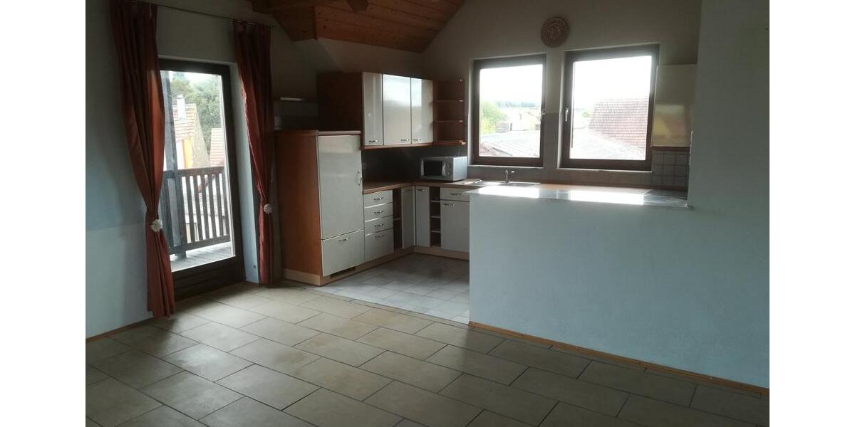 Dachgeschoßwohnung Gerolzhofen - 3 Zimmer, 103 m&sup2;, 720&euro; | Angebot:25415225