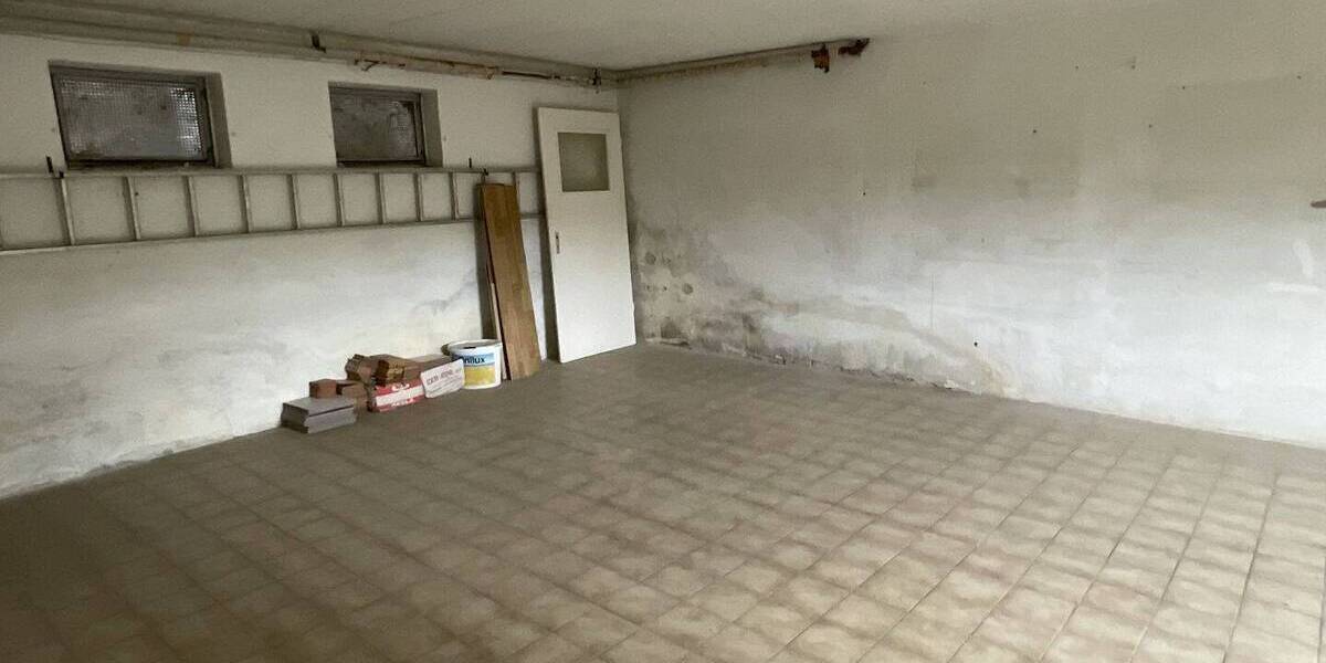 Einfamilienhaus Münnerstadt - 9 Zimmer, 235 m&sup2;, 245.000&euro; | Angebot:26751431